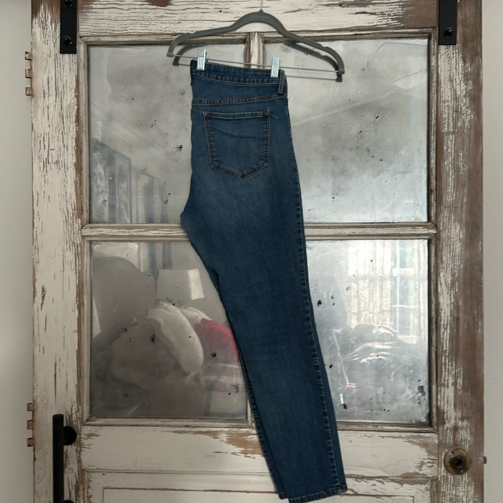 Old navy rockstar skinny jeans 16
